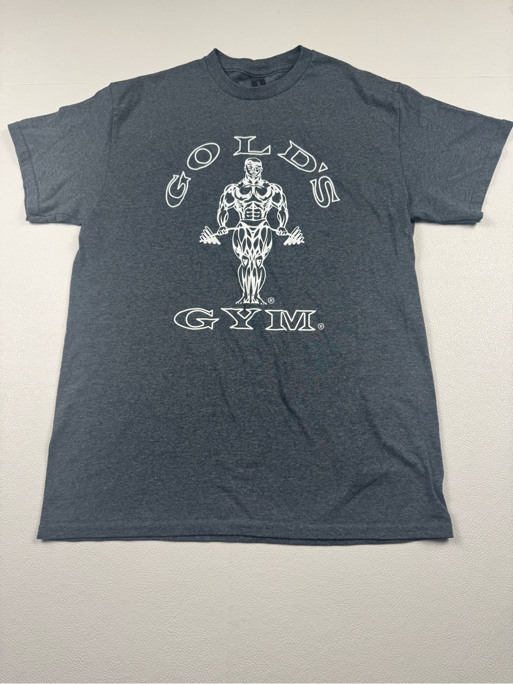 Gold’s Gym Bodybuilder Logo Graphic T-Shirt Gray Gildan Heavy Cotton M